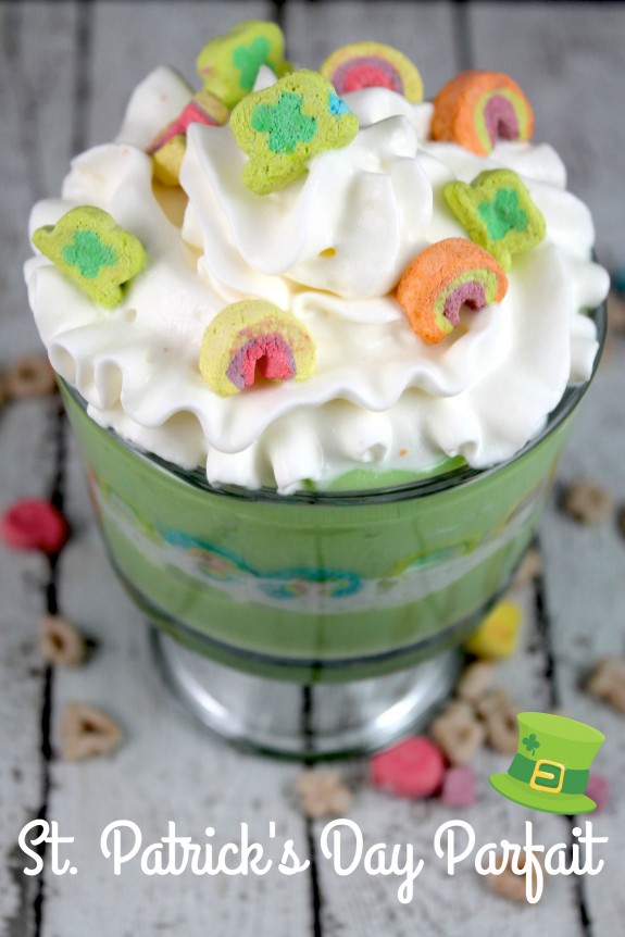 St Patrick's Day Parfait- an easy and yummy green dessert! The kids will love it- and they can even help make it!
