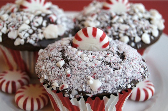 Chocolate-Candy-Cane-Cupcakes.jpg