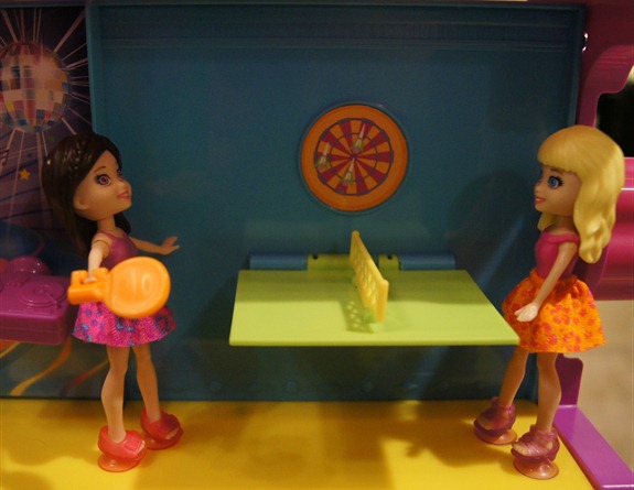 Polly Pocket Spin N Surprise Hotel ping pong