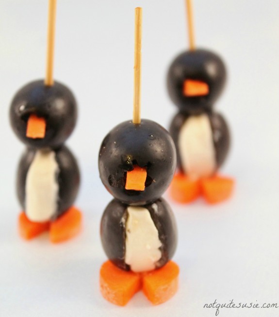 Easy Olive Penguins Recipe- a great {and cute} holiday party appetizer!