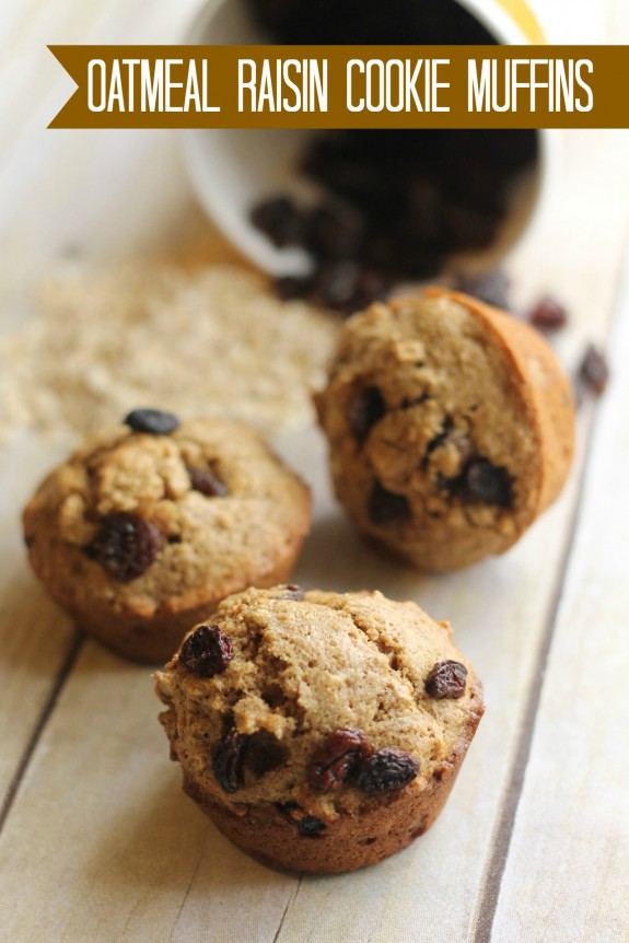 Make breakfast a little extra sweet with this Oatmeal Raisin Cookie Muffins recipe! They are healthy and so easy to bake!
