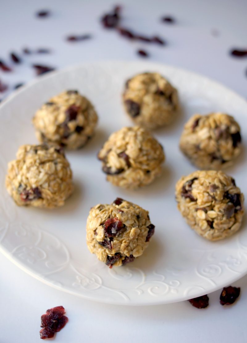 These No Bake Cranberry Chocolate Chip Energy Bites are full of healthy goodness! They start with oatmeal and bring lots of protein thanks to the peanut butter- and they’re naturally sweetened with honey. This recipe is great for kids and adults alike!