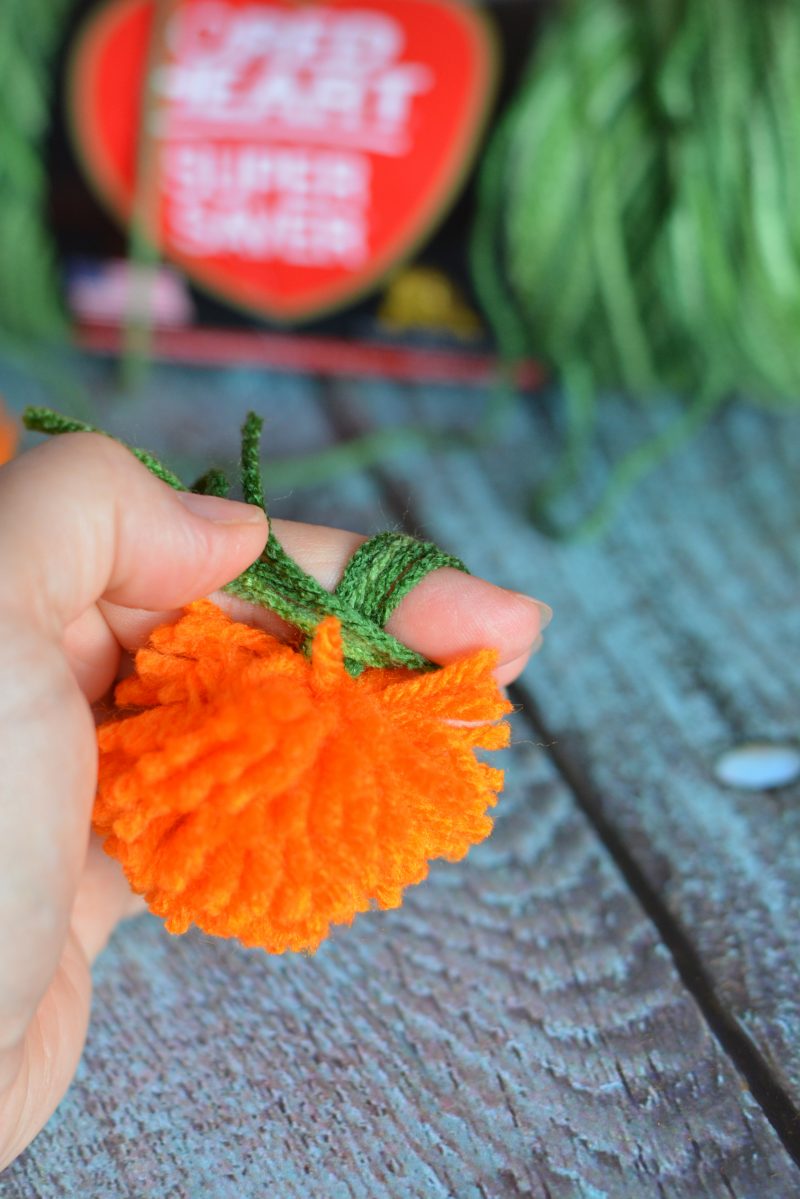 Easy Diy Yarn Pumpkins No Sew Pumpkin Garland Not Quite Susie