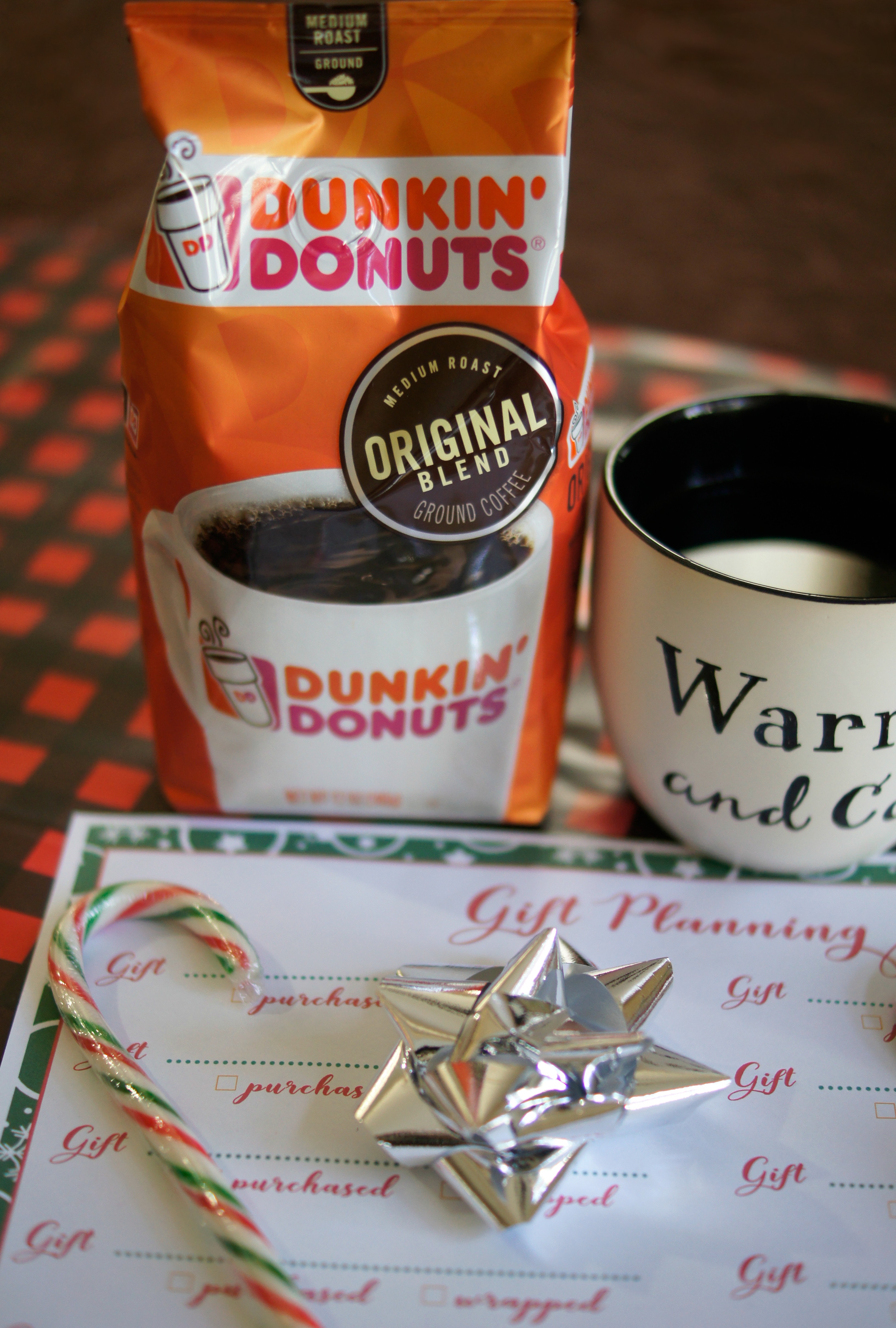 Ever buy someone a Christmas gift {or make a DIY one}, only to realize you already bought them something? Or forget to buy someone a present because you thought you already did? This free printable gift planning worksheet will help you save money while shopping by letting you easily keep track of what you need to get- and what you already bought! Just fill out your worksheet, shop the sales, fill out your gift tags and you’re ready for the holidays.