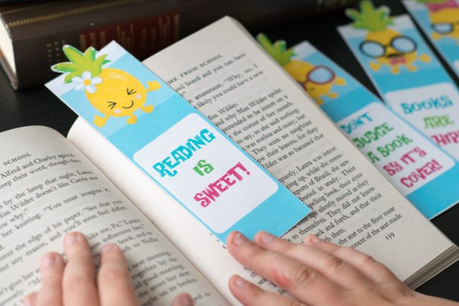 Have a young reader at home? Make reading both educational AND fun with these free printable pineapple bookmarks! Reread your favorites with your kids or find them a new favorite series- and make it easier with these free printable bookmarks, perfect for back to school! 