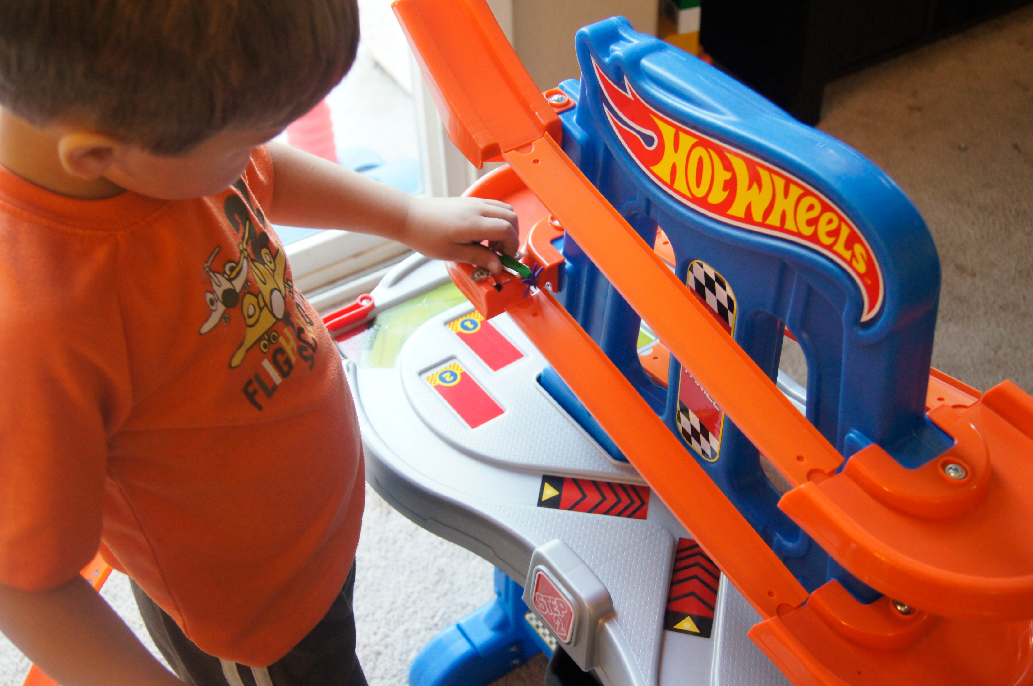 hot wheels play table with storage