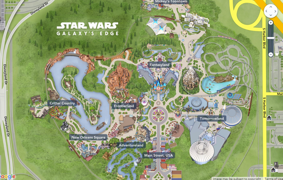 Are you planning a trip to Disneyland or Walt Disney World for the 2019 opening of the new Star Wars themed land, Galaxy’s Edge? Check out this post first to read about the food and collectible merch, crowd tips, and more before you enjoy the newest land from Disney!