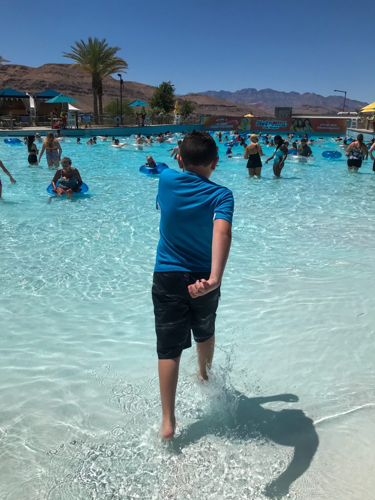 Beat the heat of Las Vegas at Wet 'n' Wild water park – Digital