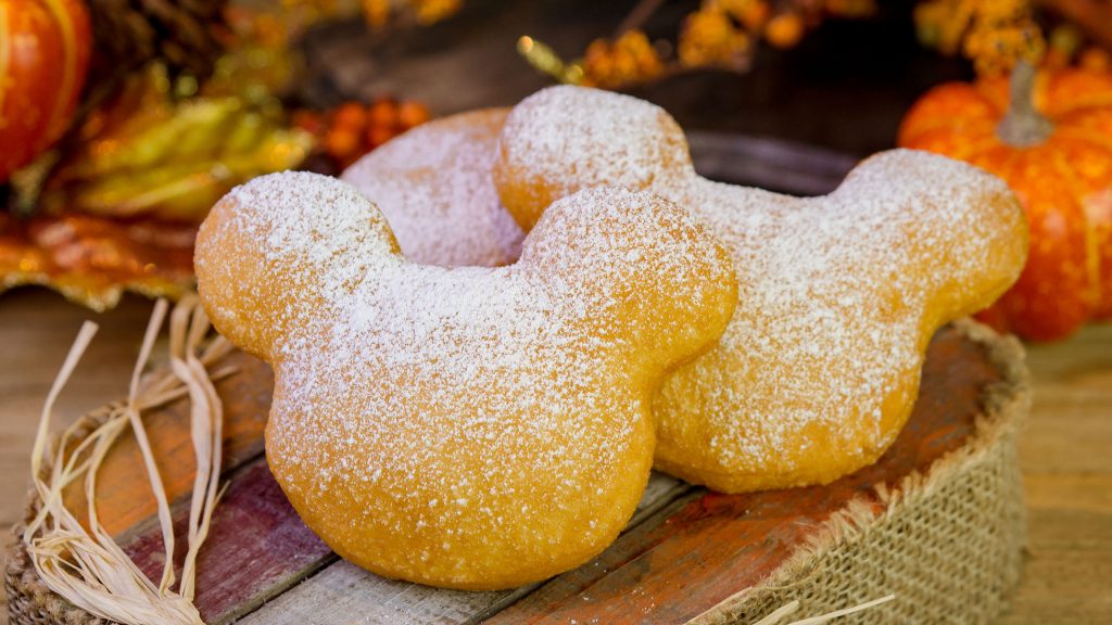Everyone knows that one of the best places to celebrate holidays is at Disneyland and California Adventure- and Halloween is no exception! Come check out my top 10 must-do things for 2019 Disneyland Halloween! Of course it includes spooky decorations, characters in costume, delicious food, lots of tricks and of course, lots of treats!