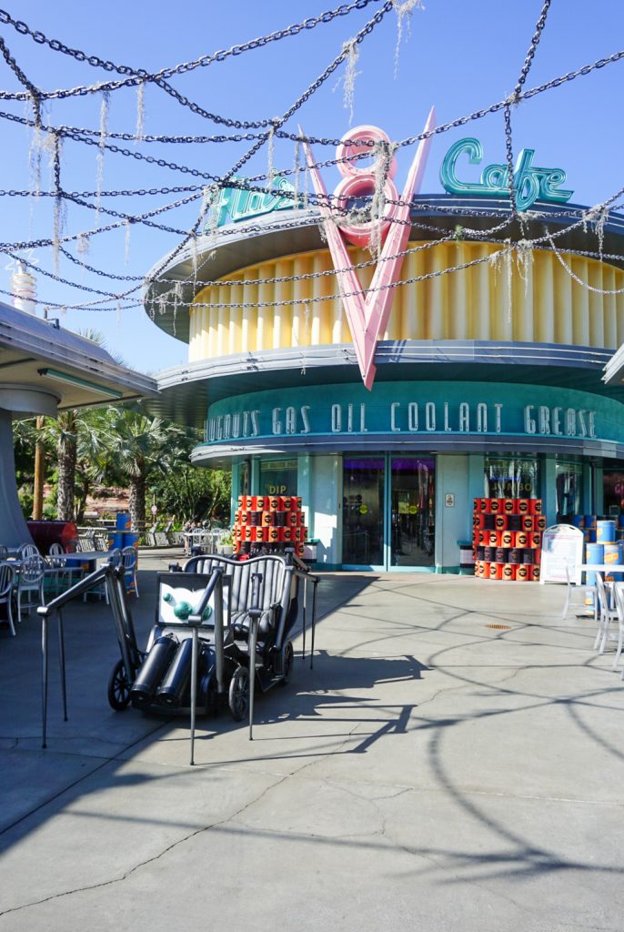 Everyone knows that one of the best places to celebrate holidays is at Disneyland and California Adventure- and Halloween is no exception! Come check out my top 10 must-do things for 2019 Disneyland Halloween! Of course it includes spooky decorations, characters in costume, delicious food, lots of tricks and of course, lots of treats!