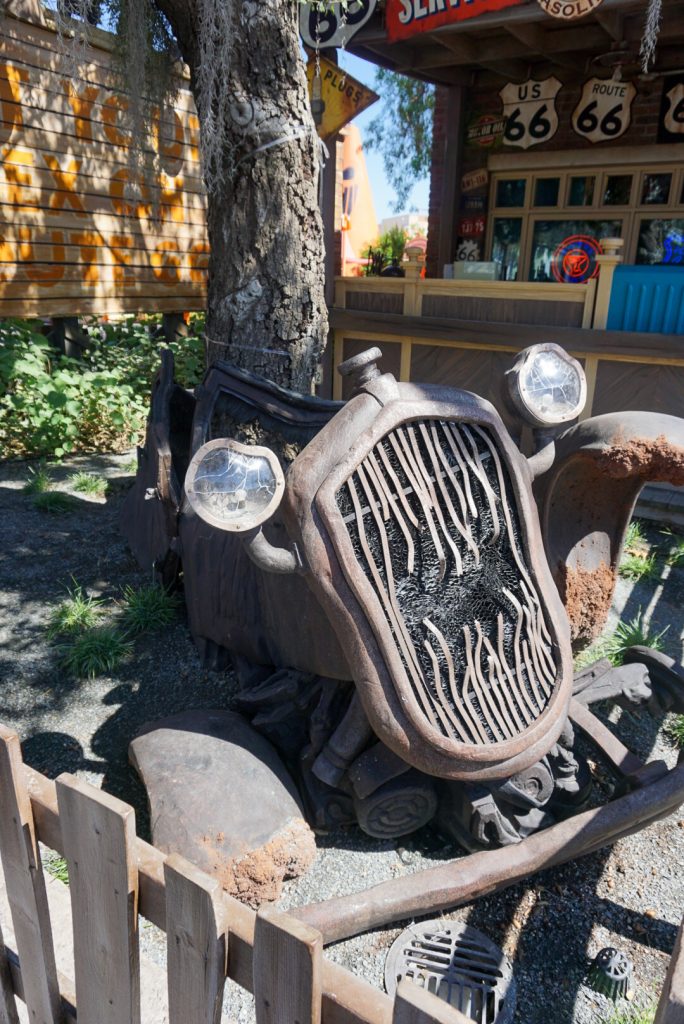 Everyone knows that one of the best places to celebrate holidays is at Disneyland and California Adventure- and Halloween is no exception! Come check out my top 10 must-do things for 2019 Disneyland Halloween! Of course it includes spooky decorations, characters in costume, delicious food, lots of tricks and of course, lots of treats!