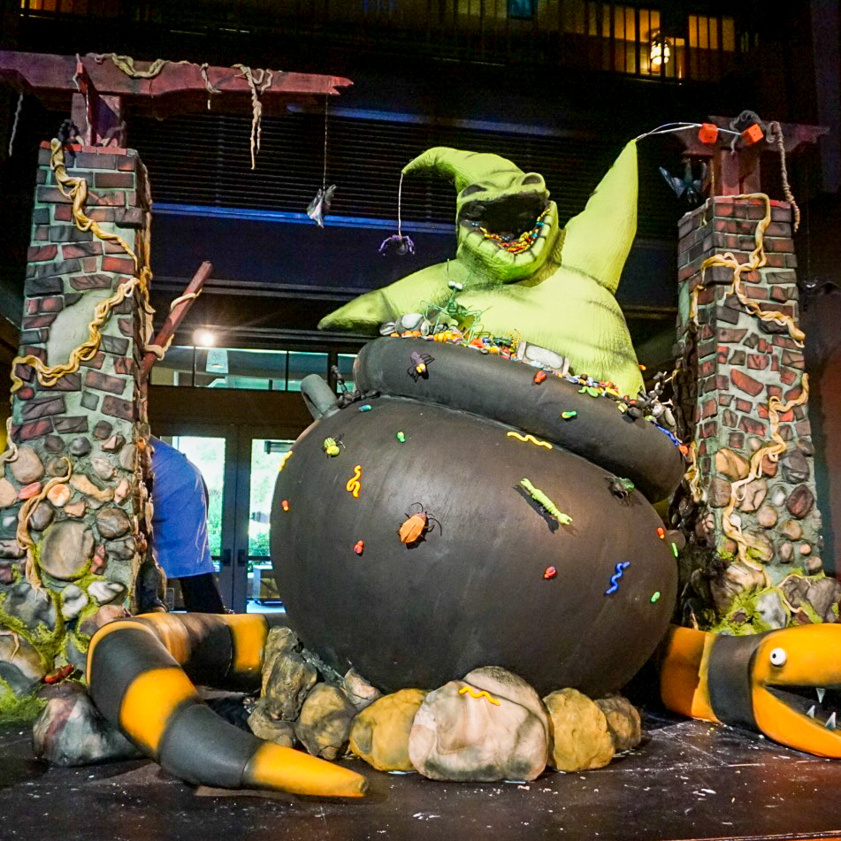 Everyone knows that one of the best places to celebrate holidays is at Disneyland and California Adventure- and Halloween is no exception! Come check out my top 10 must-do things for 2019 Disneyland Halloween! Of course it includes spooky decorations, characters in costume, delicious food, lots of tricks and of course, lots of treats!