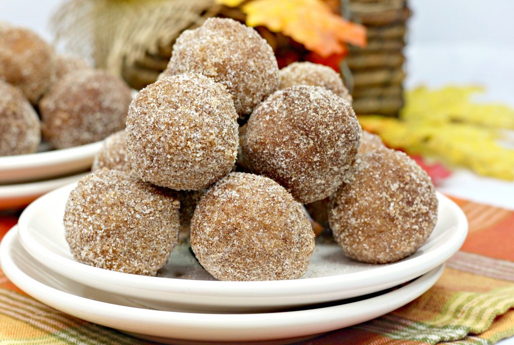 Few things say fall more than pumpkin everything. These baked pumpkin donut holes are delicious and so easy to make! They’re rolled in cinnamon sugar for some extra sweetness and when you make them at home, you can enjoy them warm and fresh!