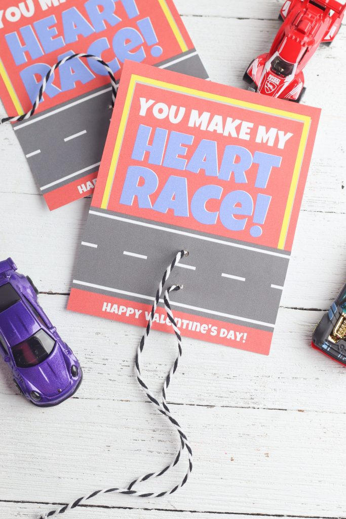 Valentines Day is so much fun for kids! One of the best parts is exchanging Valentine’s Day cards. Of course that comes with lots of treats, so candy-free ideas are welcome around here. Grab these free printables to make your own DIY cards!