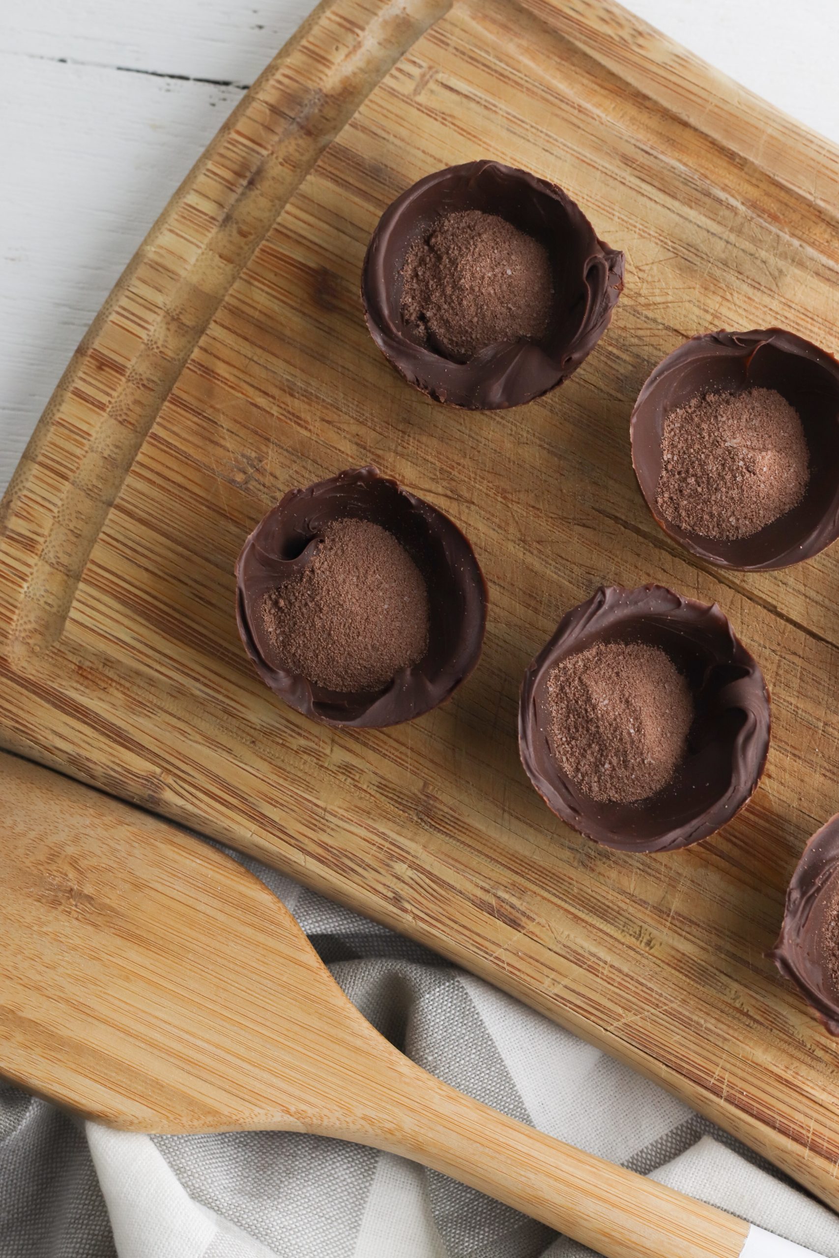 Homemade DIY Hot Cocoa Bombs Recipe - {Not Quite} Susie Homemaker