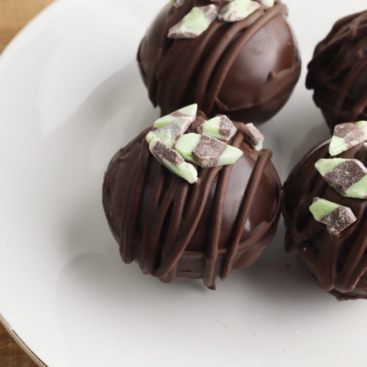 Mint Chocolate Hot Cocoa Bombs