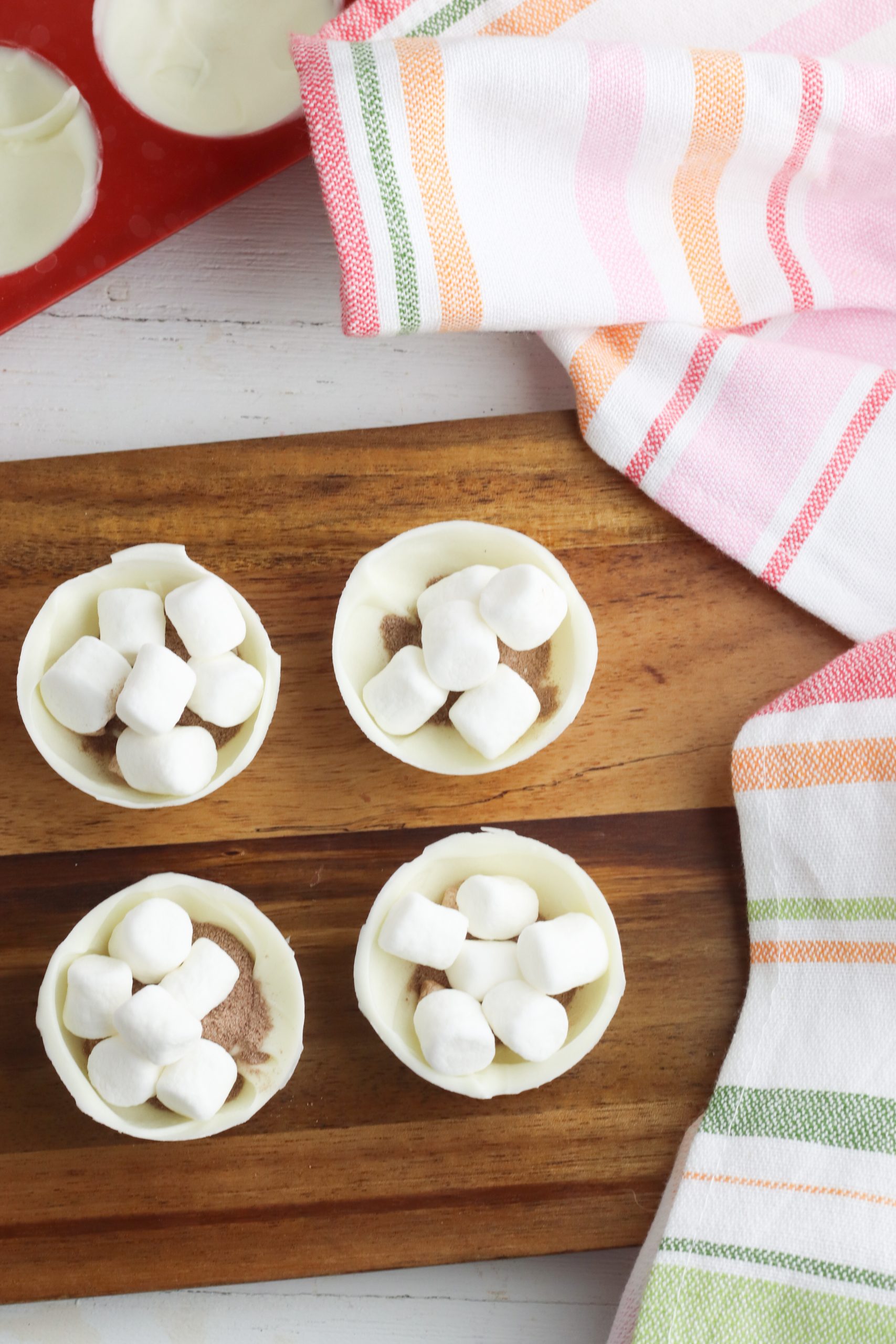 Homemade White Chocolate Hot Cocoa Bombs Recipe for Spring and Easter ...
